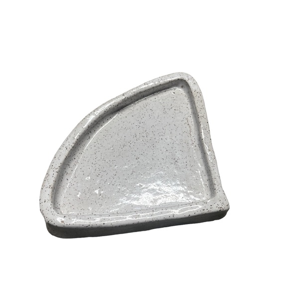 Handmade Ceramic Reptile Corner Bowl - Picture 3 of 6